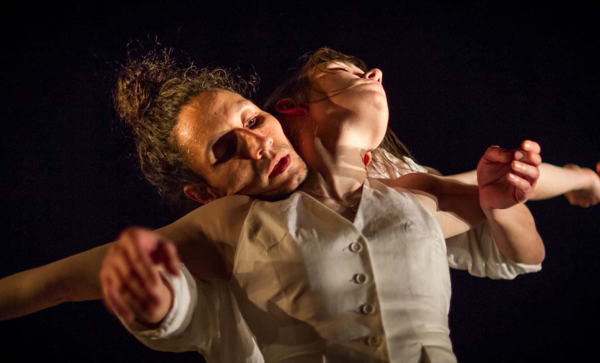 El Silencio de las Cosas Presentes