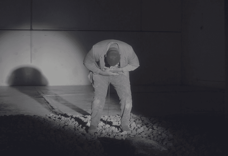 Cette colline n'est jamais vraiment silencieuse