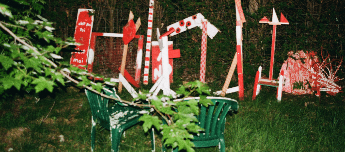 Group discussion around the Tsishow